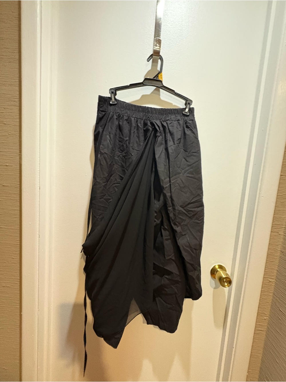 Black Women's Draped Asymmetric Harem Cropped Pants - Unbranded